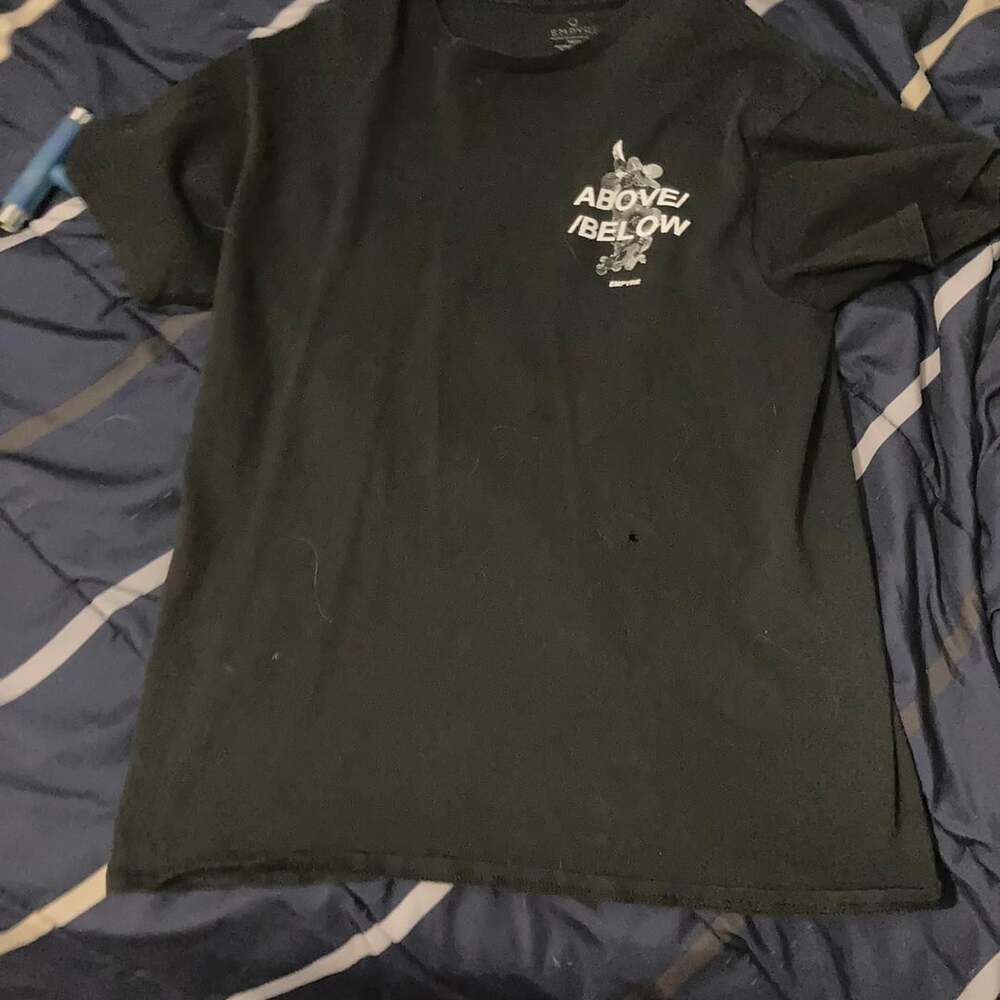 Empyre Above Below T-Shirt Size Medium Black Graphic